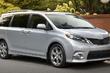 Katsaus uudistettuun täysikokoiseen Toyota Sienna -minivaniin kuva 1