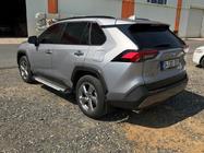 Toyota Rav 4 2019–2025 Allmond Grey -sivuporrassarja (2 kpl, alumiini) kuva 4