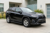Toyota Rav 4 2019–2025 Allmond Black sivuaskelmat (2 kpl, alumiini) kuva 1