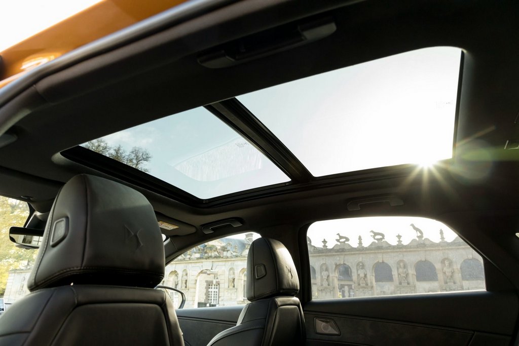 Kompakti luksus-crossover DS 7 Crossback