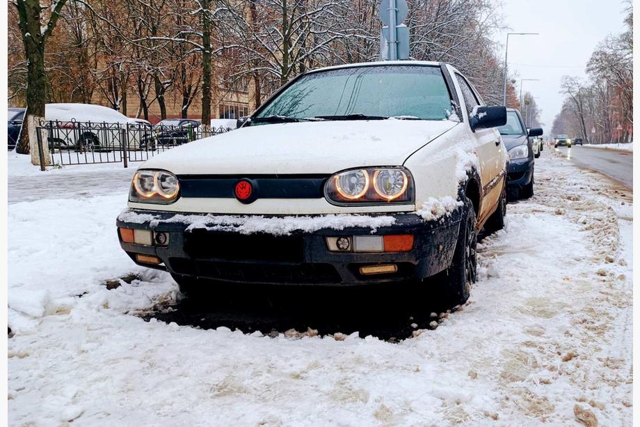 Volkswagen Golf 3 1991–2001 Talvisuoja etusäleikköön Matta Image