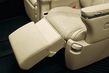 Täysikokoinen luksus-minibussi Toyota Alphard kuva 11