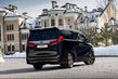 Täysikokoinen luksus-minibussi Toyota Alphard kuva 4