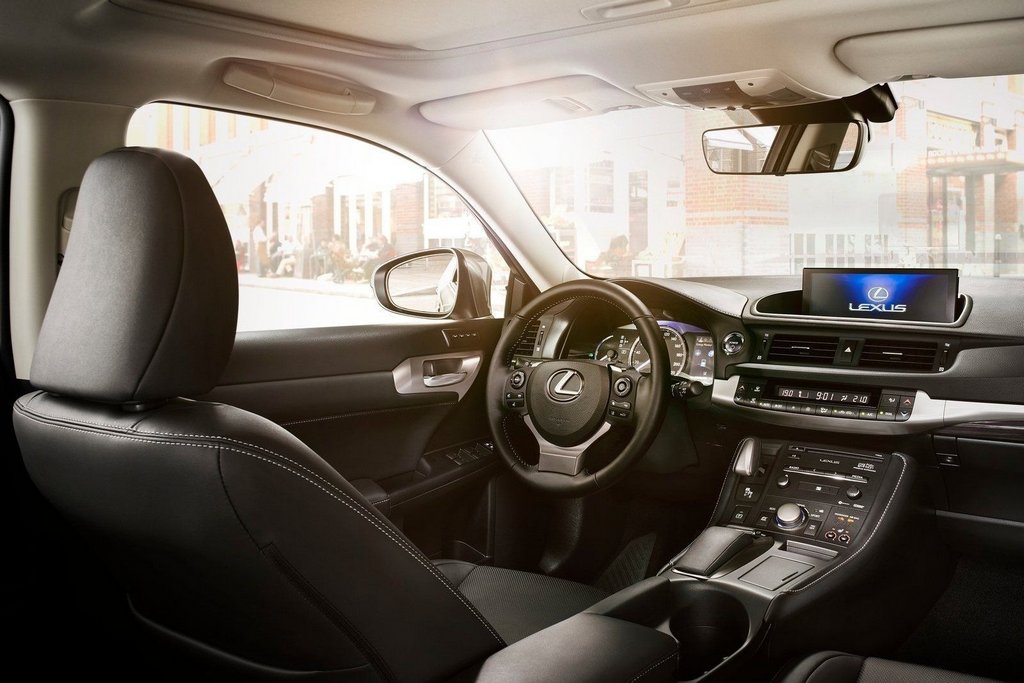 Kompakti hybridihatchback Lexus CT 200h