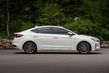 Kompakti sedan Hyundai Elantra uudistuneena kuva 4