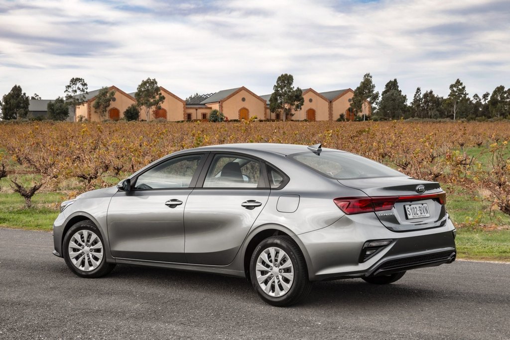 Kompakti sedan Kia Cerato neljättä sukupolvea