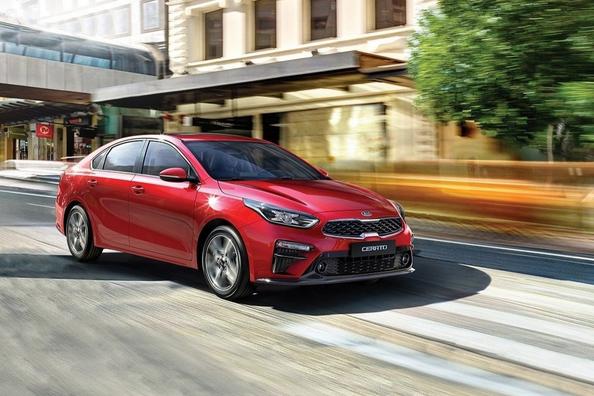 Kompakti sedan Kia Cerato neljättä sukupolvea