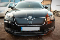 Skoda Superb 2015–2024 Talvisuoja jäähdyttimen säleikköön (2015-2019, yläosa) kuva 2