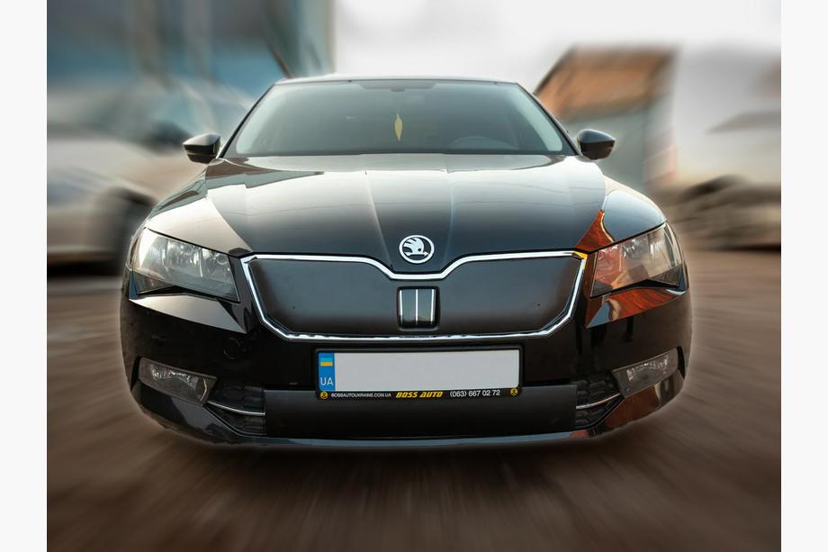 Skoda Superb 2015–2024 Talvisuoja jäähdyttimen säleikköön (2015-2019, yläosa) Image