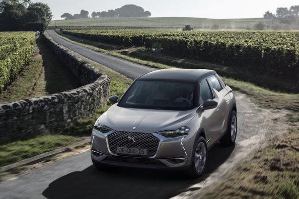 Premium-luokan kompaktin crossoverin DS 3 Crossback koeajo