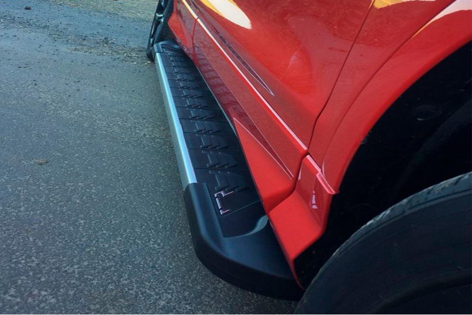Skoda Karoq 2018– Sivukynnykset RedLine V1 (2 kpl, alumiini) Image