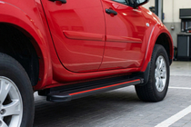 Fiat Fullback 2016– Sivuaskelmat Maya Red (2 kpl, alumiini) kuva 1