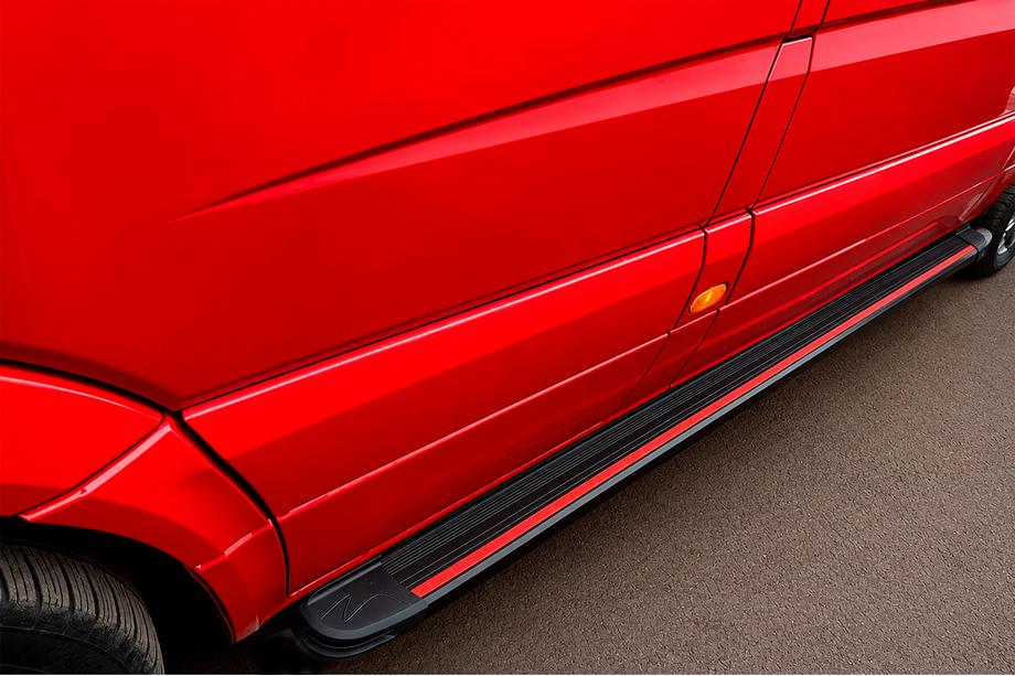 Mercedes Sprinter W906 2006–2018 Sivuaskelmat Maya Red (2 kpl, alumiini) Keskipitkä akseliväli Kuva 3