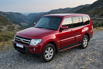 Mitsubishi Pajero Wagon IV 2006–2021 Sivuaskelmat Maya Red (2 kpl, alumiini) kuva 1
