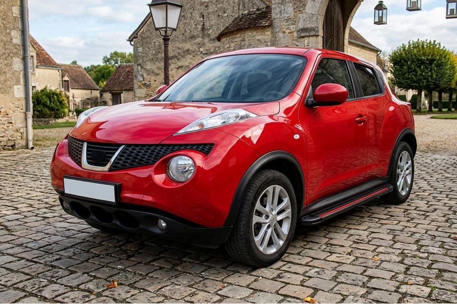 Nissan Juke 2010–2019 Sivuaskelmat Maya Red (2 kpl, alumiini) Image