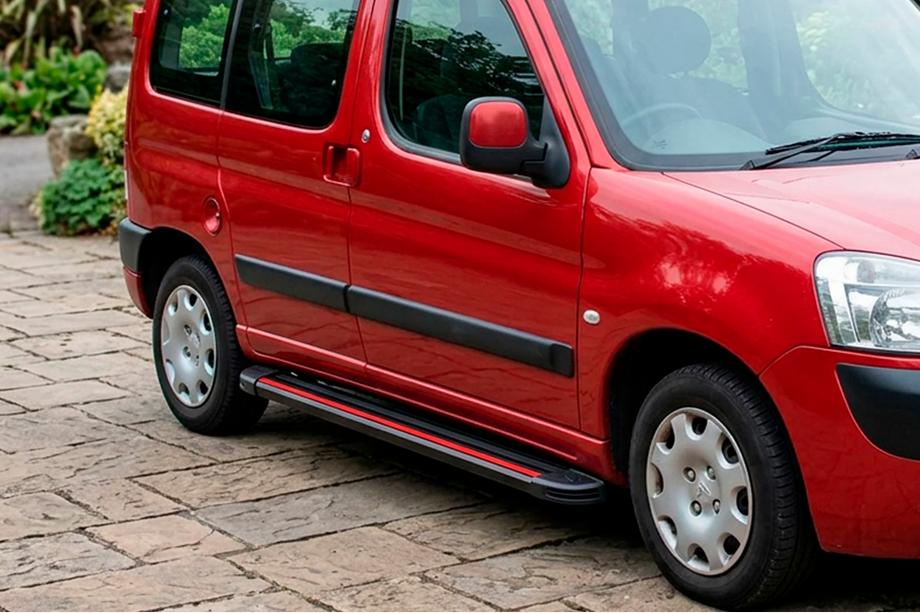 Peugeot Partner 1996–2008 Sivuaskelmat Maya Red (2 kpl, alumiini) Image