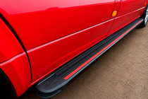 Volkswagen Crafter 2006–2016 Sivuaskelmat Maya Red (2 kpl, alumiini) kuva 1