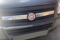 Fiat Doblo I 2005–2010 Jäähdyttimensäleikön kromilistat (2-os., RST) Carmos - turkkilainen teräs kuva 1