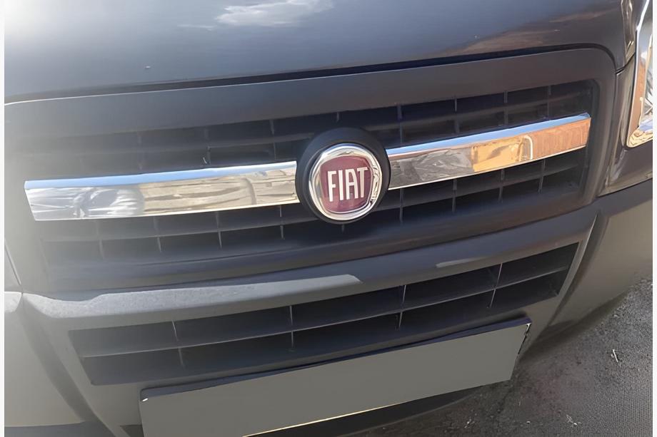 Fiat Doblo I 2005–2010 Jäähdyttimensäleikön kromilistat (2-os., RST) Carmos - turkkilainen teräs Image