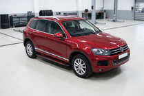Volkswagen Touareg 2010–2018 Sivuaskelmat Maya Red (2 kpl, alumiini) kuva 1
