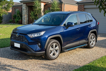 Toyota Rav 4 2019–2025 Maya Blue sivuaskelmat (2 kpl, alumiini) kuva 1