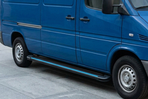 Volkswagen LT 1995–2006 Maya Blue sivuaskelmat (2 kpl, alumiini) Keskipitkä akseliväli kuva 1
