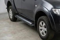 Fiat Fullback 2016– Sivuastinlaudat New Vision Black (2 kpl, alumiini) kuva 1