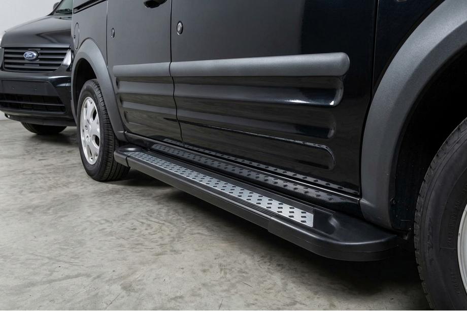 Ford Connect 2002–2006 Sivuastinlaudat New Vision Black (2 kpl, alumiini) Maxi-alusta Image