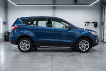 Ford Kuga/Escape 2013–2019 Sivuporrastangot Vision New Black (2 kpl, alumiini) kuva 1