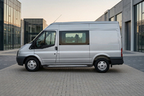 Ford Transit 2000–2014 Sivuastinlaudat New Vision Black (2 kpl, alumiini) L1 (lyhyt) kuva 1