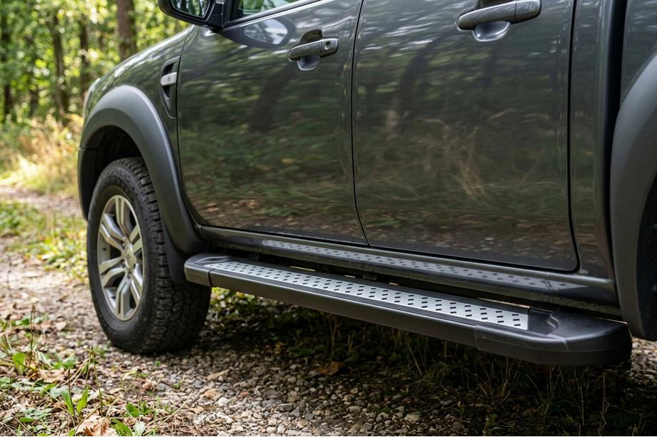 Mazda BT-50 2007–2012 Sivuastinlaudat New Vision Black (2 kpl, alumiini) Image