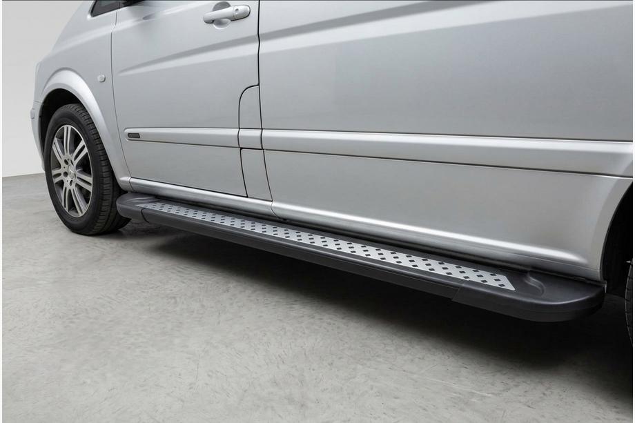 Mercedes Vito W639 2004–2014 Sivuastinlaudat New Vision Black (2 kpl, alumiini) Image