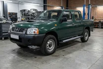 Nissan NP300 1999–2015 Sivuastinlaudat New Vision Black (2 kpl, alumiini) kuva 1