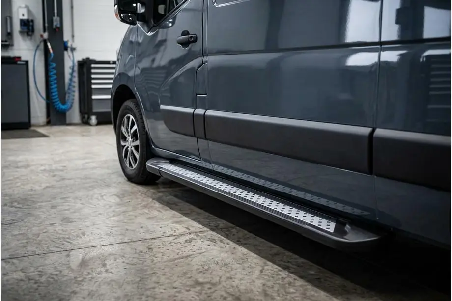 Opel Movano 2010–2021 Sivuastinlaudat New Vision Black (2 kpl, alumiini) Kuva 1