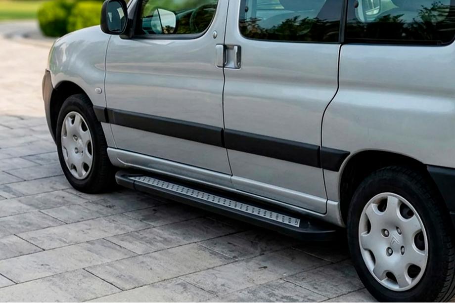 Peugeot Partner 1996–2008 Sivuastinlaudat New Vision Black (2 kpl, alumiini) Image