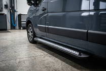 Renault Master 2011–2023 Sivuastinlaudat New Vision Black (2 kpl, alumiini) kuva 1