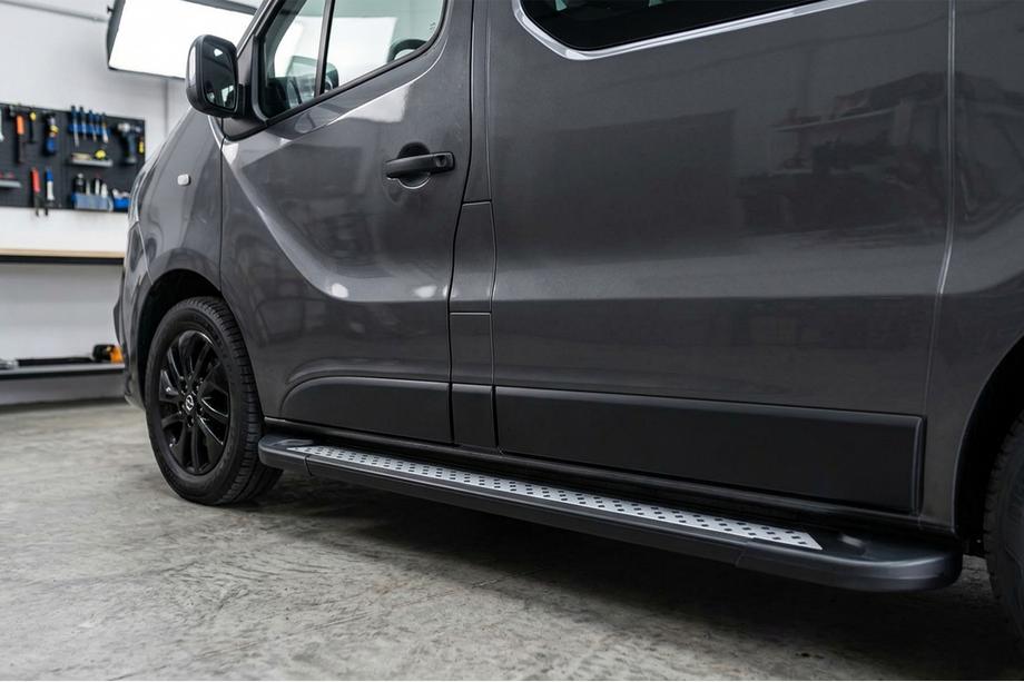 Renault Trafic 2015– Sivuastinlaudat New Vision Black (2 kpl, alumiini) Pitkä akseliväli Image