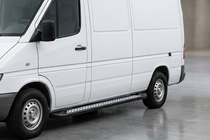 Volkswagen LT 1995–2006 Sivuastinlaudat New Vision Black (2 kpl, alumiini) Pitkä akseliväli kuva 1
