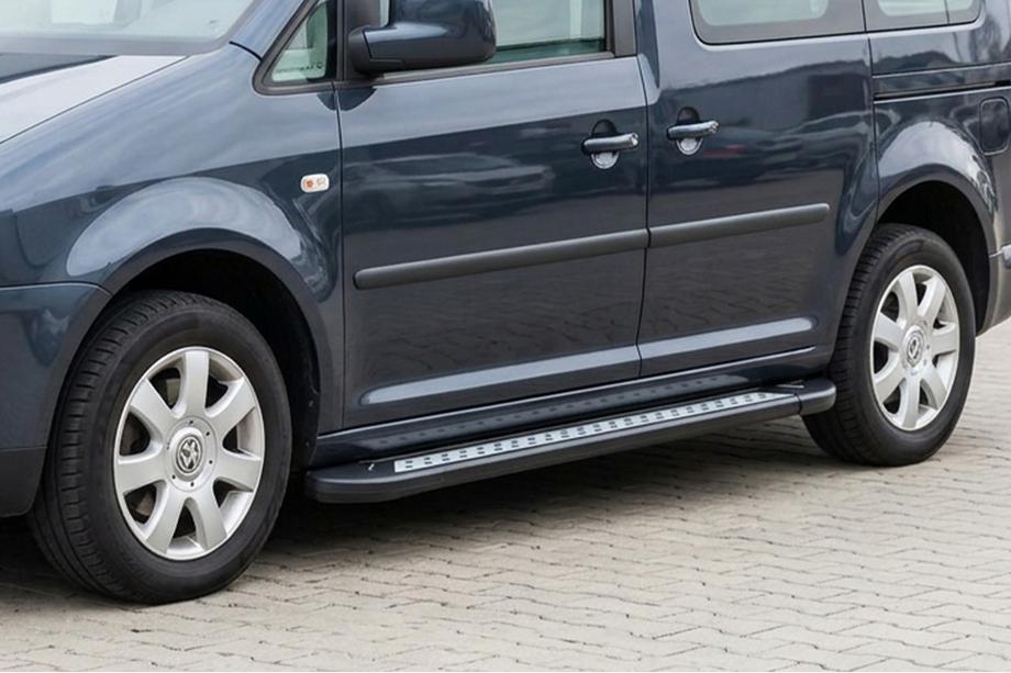 Volkswagen Caddy 2010–2015 Sivuastinlaudat New Vision Black (2 kpl, alumiini) Maxi-alusta Image