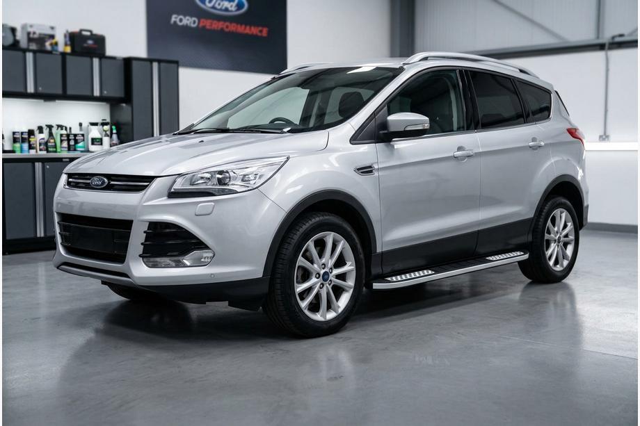 Ford Kuga/Escape 2013–2019 Tayga V2 sivukynnykset (2 kpl, alumiini) Maalatuilla ovipaneeleilla Image