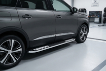 Peugeot 5008 2016–2023 Tayga V2 sivukynnykset (2 kpl, alumiini) kuva 1