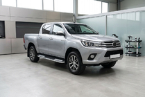 Toyota Hilux 2015– Tayga V2 sivukynnykset (2 kpl, alumiini) kuva 1