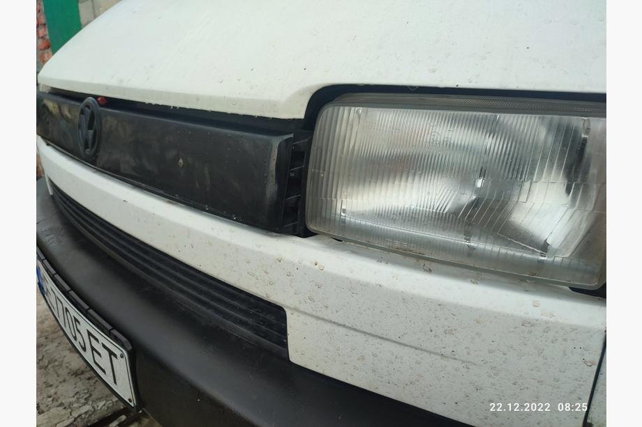 Volkswagen T4 Transporter 1990–2003 Jäähdyttimen säleikön talvisuojus, yläosa Matta vinokeulaan Kuva 4