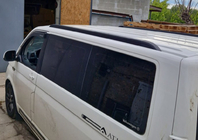 Volkswagen T5 Multivan 2003–2010 Integroidut kattokaiteet (mustat) kuva 43