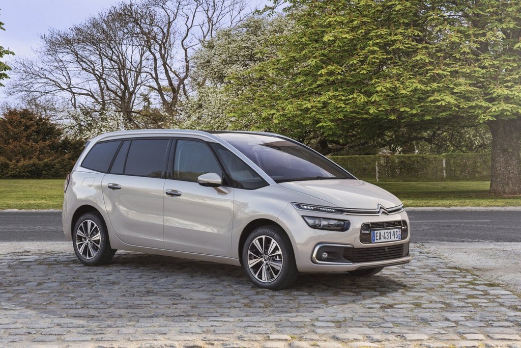 Koeajo: seitsemänpaikkainen tila-auto Citroen Grand C4 Picasso