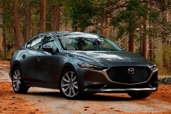 Mazda 3 -kompaktisedanin neljäs sukupolvi