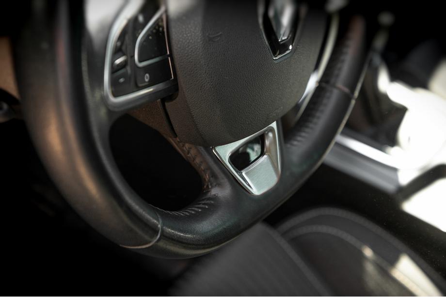 Renault Megane IV 2016–2025 Ohjauspyörän koristelista (ruostumaton teräs) Image