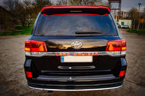 Toyota Land Cruiser 200 2007–2021 LED-lista rekisterikilven yläpuolelle (2016+) kuva 2
