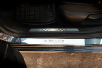 Renault Megane IV 2016–2025 OmsaLine sisäkynnyslistat (2 kpl, ruostumaton teräs) kuva 3