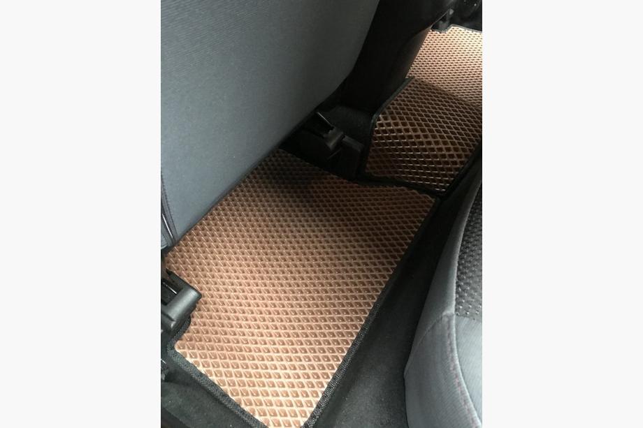 Mazda 3 2003–2009 EVA-auton matot (tiilikuvio) Kuva 4